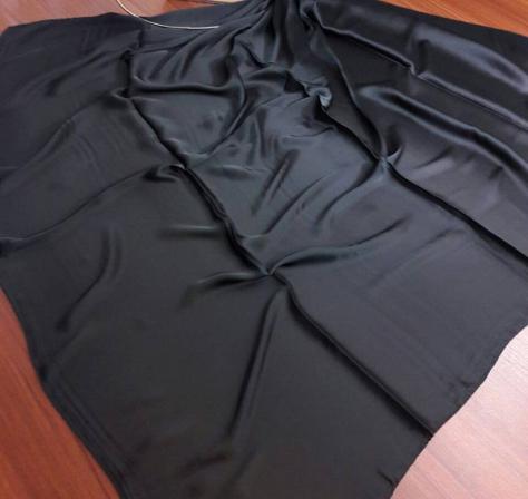 آشنایی با مدل روسری مشکی مجلسی ساده ساتن