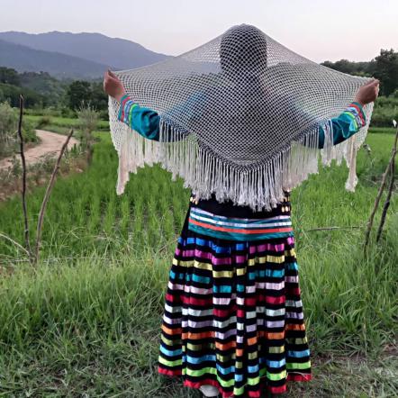 روسری ابریشم ایرانی چه خصوصیاتی دارد؟