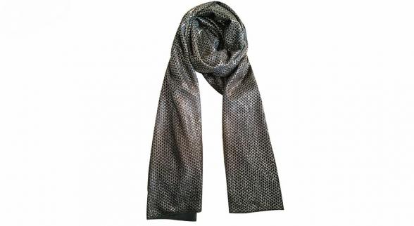 نکاتی پیرامون انتخاب روسری رنگ سال 